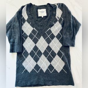 Women’s Abercrombie & Fitch Argyle V Neck Top size L